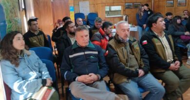 Curso para guías locales aledaños al Parque Nacional Alerce Andino.  en turismo y conservación