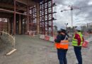 Gobernador Regional Alejandro Santana inspecciona avances en reposición de la Escuela de la Cultura Fridolina Barrientos en Castro