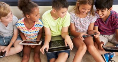Académicos advierten el impacto negativo que tiene en el desarrollo motor de los niños el uso reiterado de pantallas