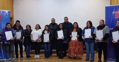 98 familias ya son oficialmente propietarias de sus hogares.