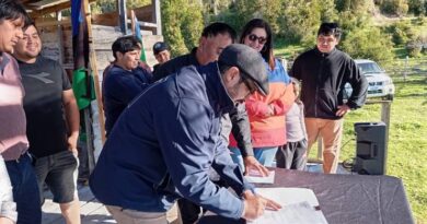 Comunidad indígena “Cayun Catiao” de Tepuhueico recibe la resolución de aplicabilidad de la Conadi.