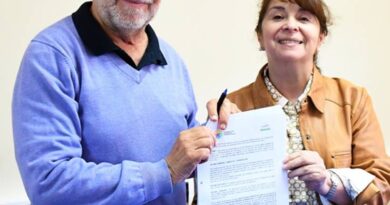 Dalcahue y Fundación Sinergia Humanitaria sellan alianza en favor de la salud y el bienestar comunitario