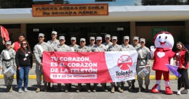 Teletín compartió con aviadores militares en Puerto Montt