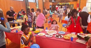 Niñez migrante vivió emotiva celebración navideña organizada por el DAEM Osorno y comunidad haitiana