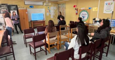 Escuela Emilio Surber impulsa jornada formativa para apoderados con talleres sobre paternidad responsable, tecnología y prevención