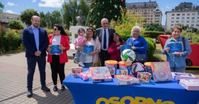 Municipio de Osorno comenzó entrega de regalos de navidad a más de 4 mil niños y niñas