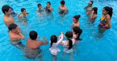 Centros de natación continuarán en funcionamiento durante el mes de febrero en distintas comunas de la región bajo el programa “Crecer en Movimiento” del IND