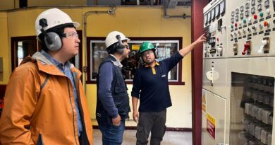 Seremi de Energía visita Central Hidroeléctrica Río Azul que abastece de energía eléctrica a Chaitén, Palena y Futaleufú