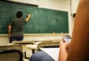 Vuelta a clases marca inicio de debate por prohibición de celulares en clases